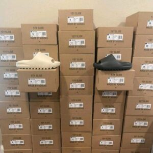 YEEZY SLIDES PALLETS