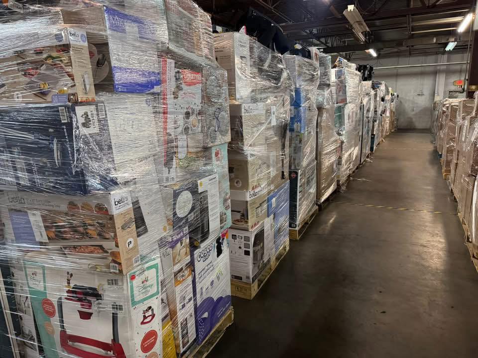 Electronics and Small Appliances Truckload | Amazon Liquidation