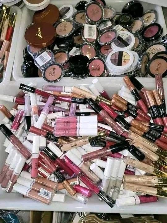 Cosmetic Pallets for Sale | Wholesale Makeup Pallet — 1,000 Pieces, Maybelline, NYX, L’Oréal & More - Image 4