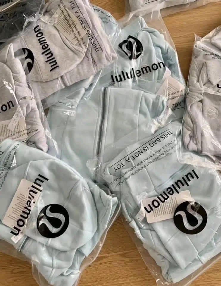 Lululemon Clothes Pallets - Image 4