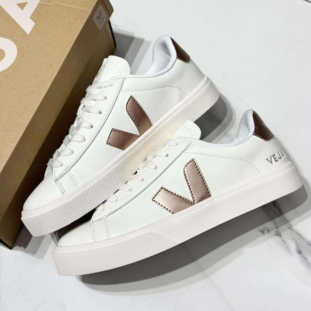 Veja Shoe Pallets for Sale | Brand New Sneakers | Worldwide Shipping
