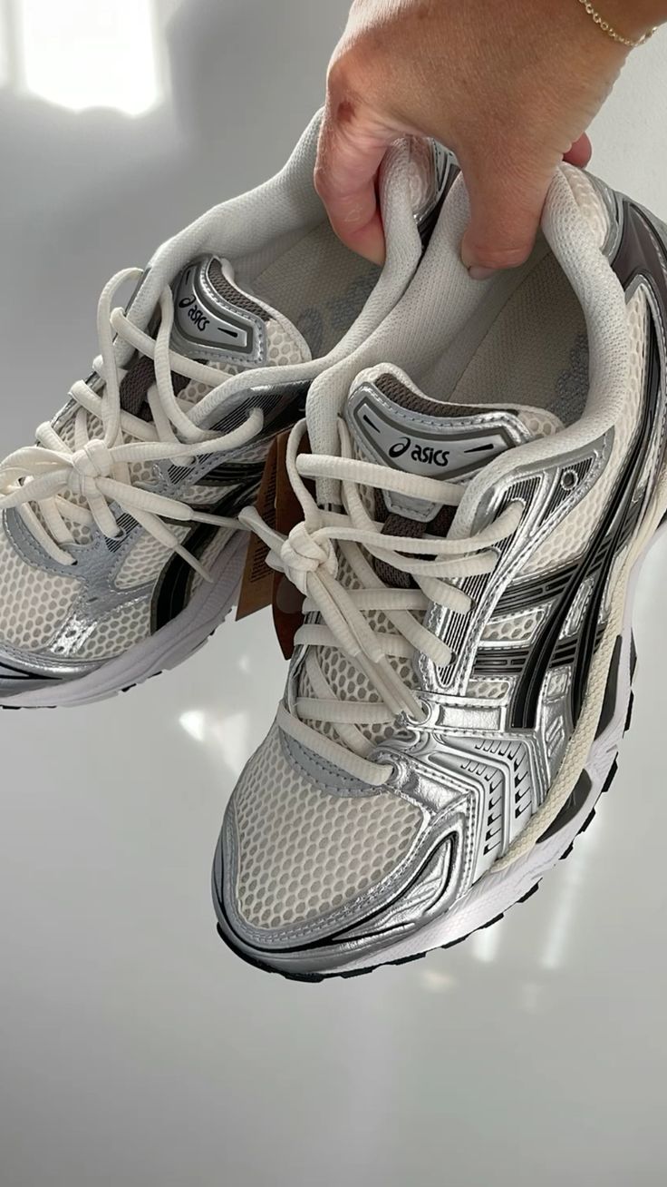 ASICS Gel-Kayano 14 Pallets