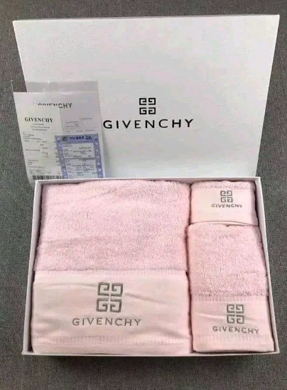 Givenchy Towels Pallets for Sale | 80 Premium Towels Per Palle - Image 4