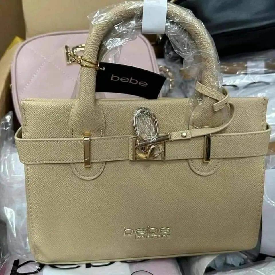 Mixed pallet of ladies hands bags - Image 2
