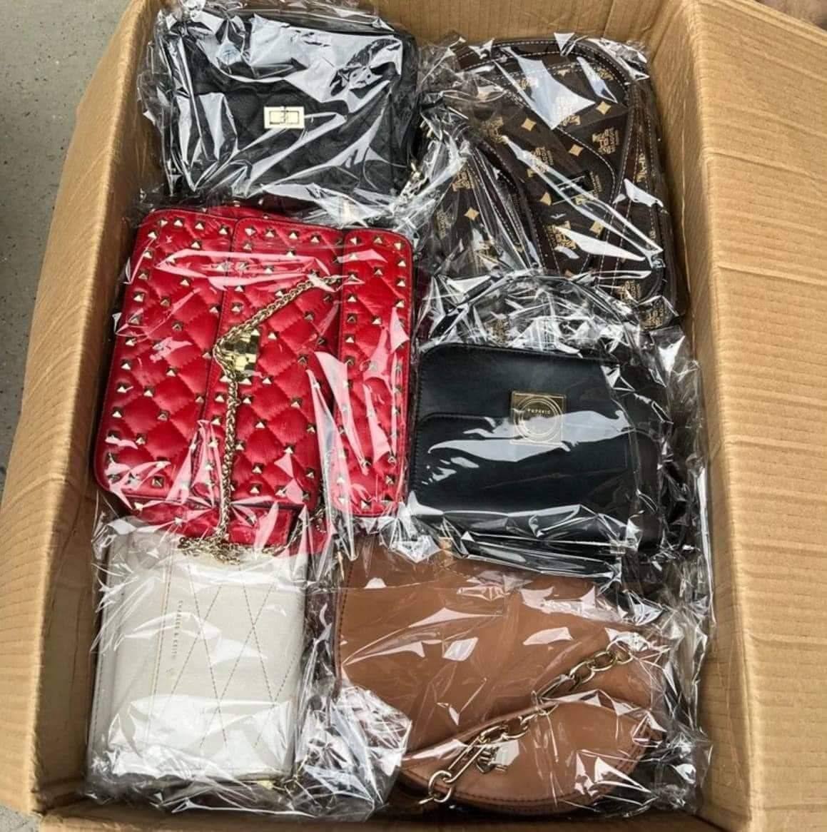 Mixed pallet of ladies hands bags - Image 8