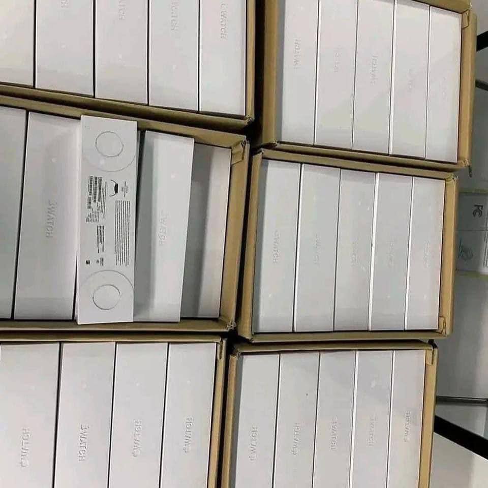 Apple Watch Liquidation Pallet - Image 4