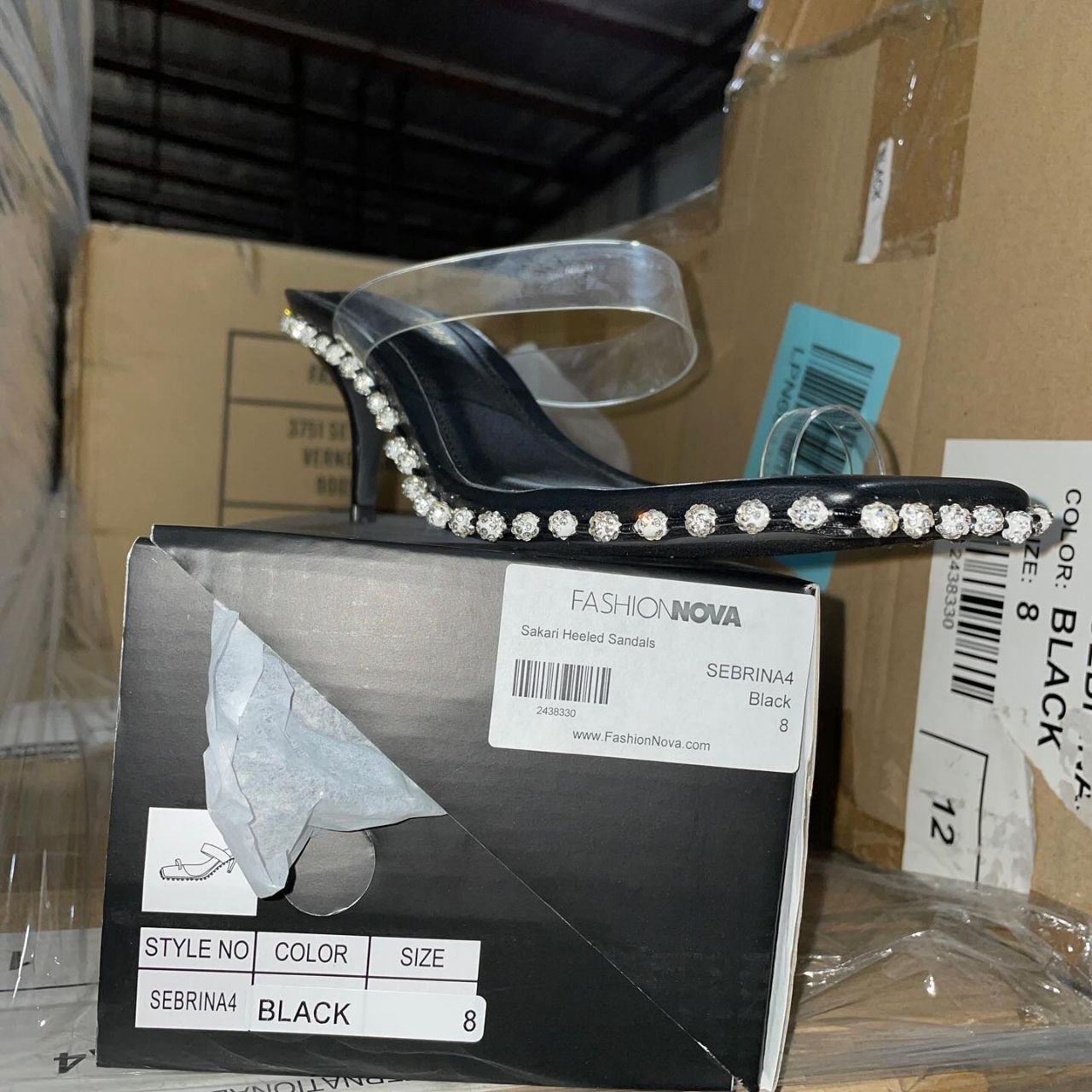 Pallet of women’s shoes and sandles - Image 3