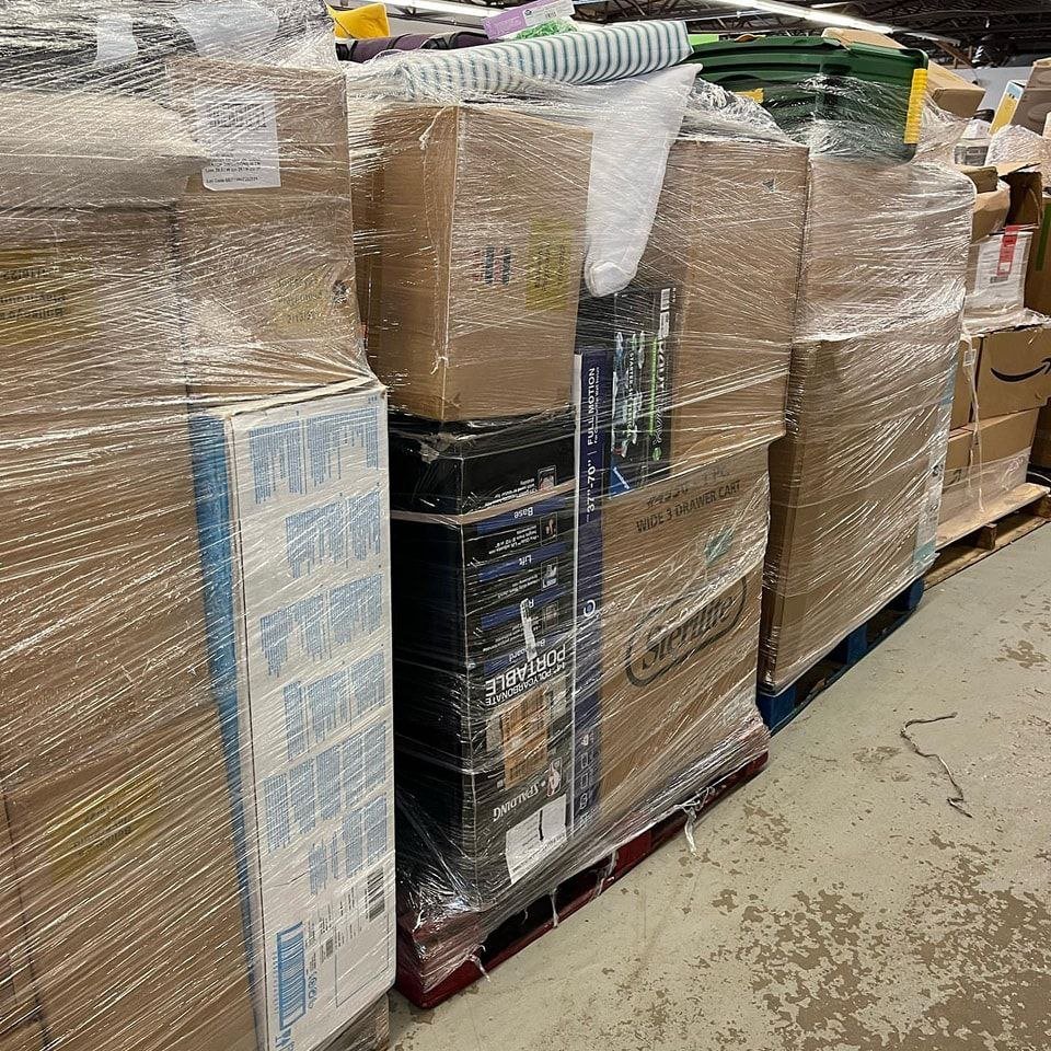 clothes pallets Mixed of Mens, Womens & Kids Returns/Shelf Pulls - Image 4