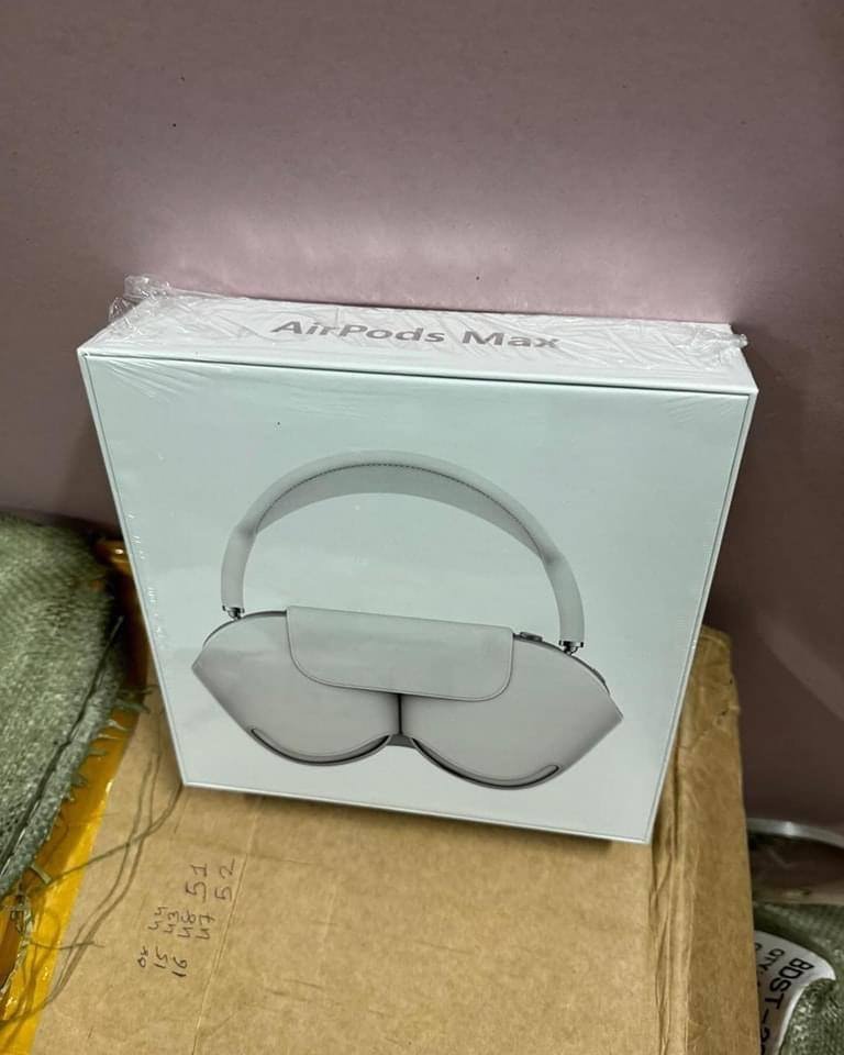 Apple AirPods Max Liquidation Pallet - Image 9
