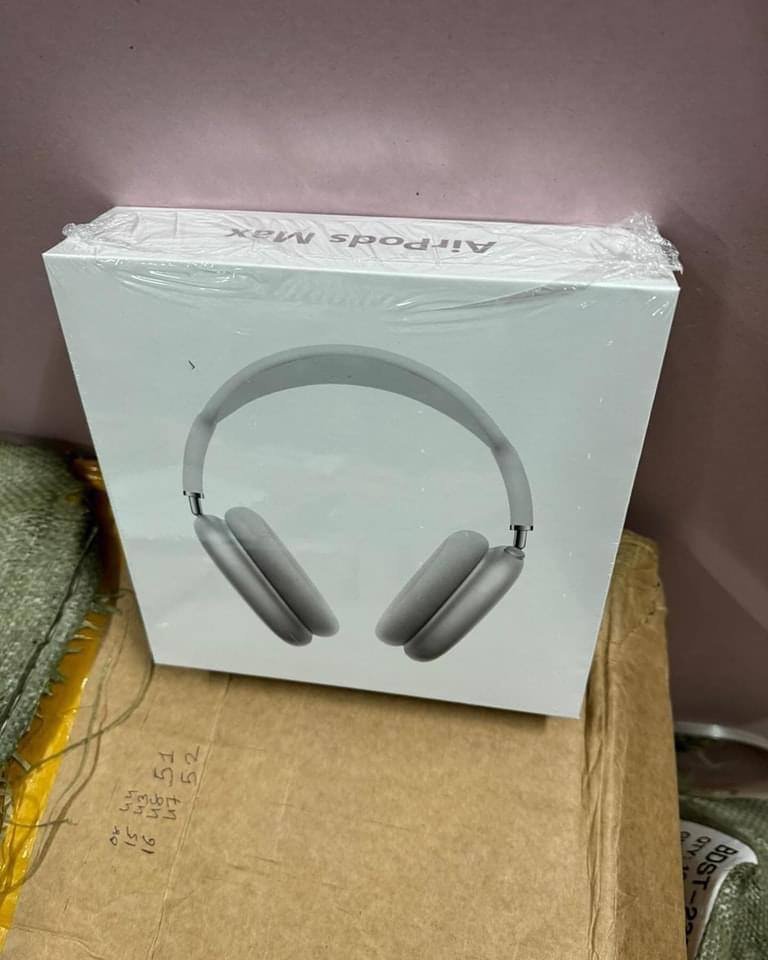 Apple AirPods Max Liquidation Pallet - Image 10